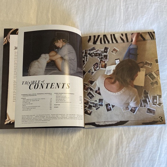 RARE Taylor Swift Reputation Deluxe Book Volume 2 with Poster, Collector’s Item - Picture 4 of 9